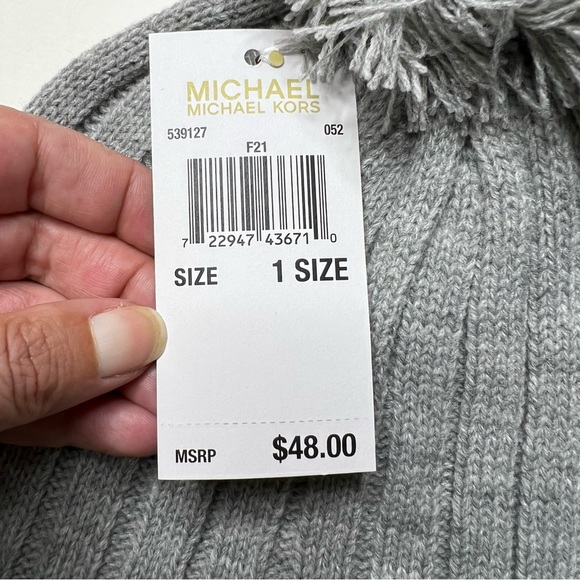 NWT Michael Kors Ribbed Pom Knit Cuffed Beanie Hat Grey OS - Picture 4 of 6